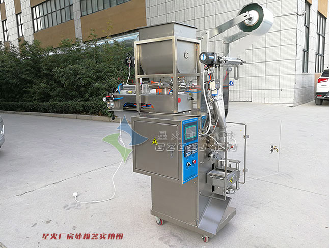 小袋甜面酱包装机实拍